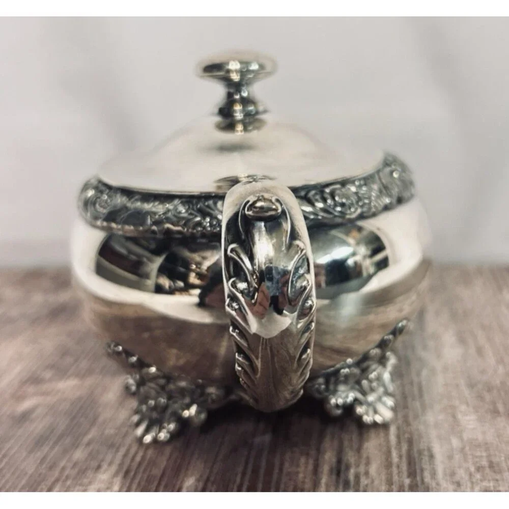 VTG Wilcox New Beverly Manor Silver Plate Creamer & Lid #1304 Polished Intricate